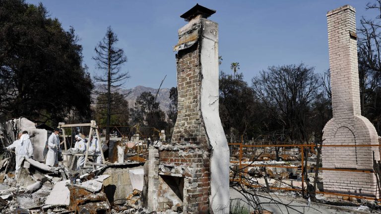 Altadena Property Gets First Rebuilding Permit After Wildfires