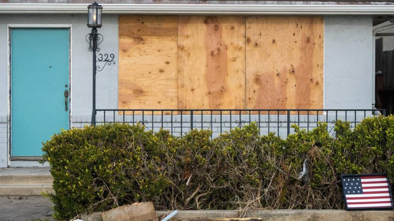 Hollywood Residents Demand Action Against Squatters
