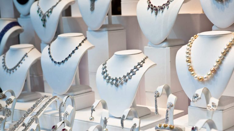 Thieves Steal $2M in Simi Valley Jewelry Store Heist