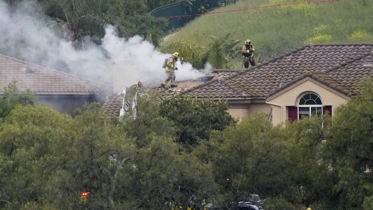 Two Killed In Simi Valley Plane Crash, Homes Burned In Fire