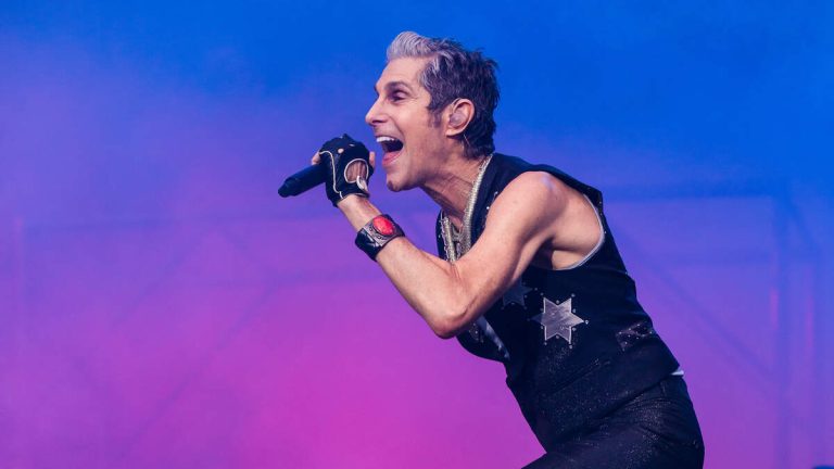 Jane’s Addiction Members Bring $10M Suit Against Singer Over Stage Scuffle