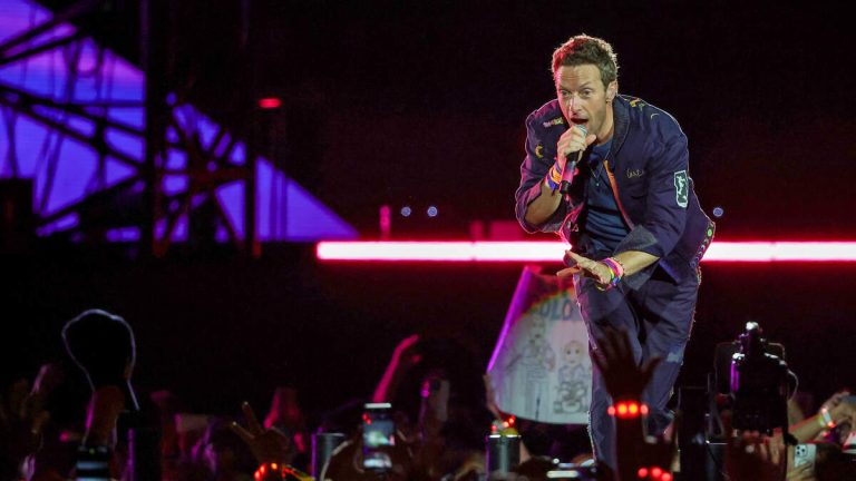 Tech CEO Caught On Coldplay Kiss Cam With HR Boss Resigns