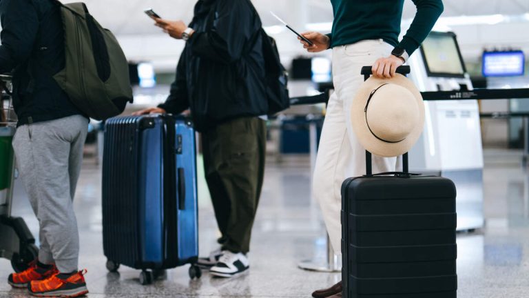 2 Blind Women Ended Up As Only Passengers On Flight After Hours-Long Delay