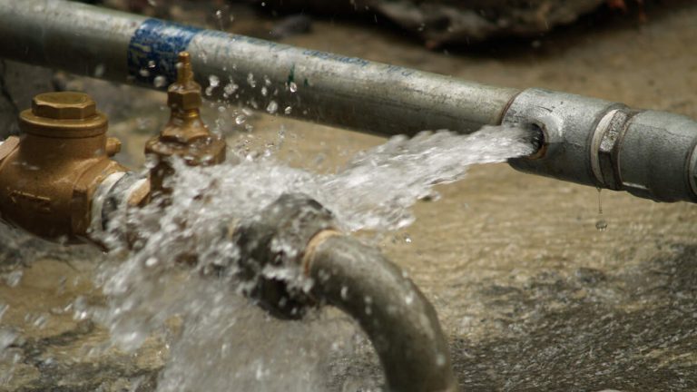 Water Outage for Thousands In Granada Hills and Porter Ranch Continues