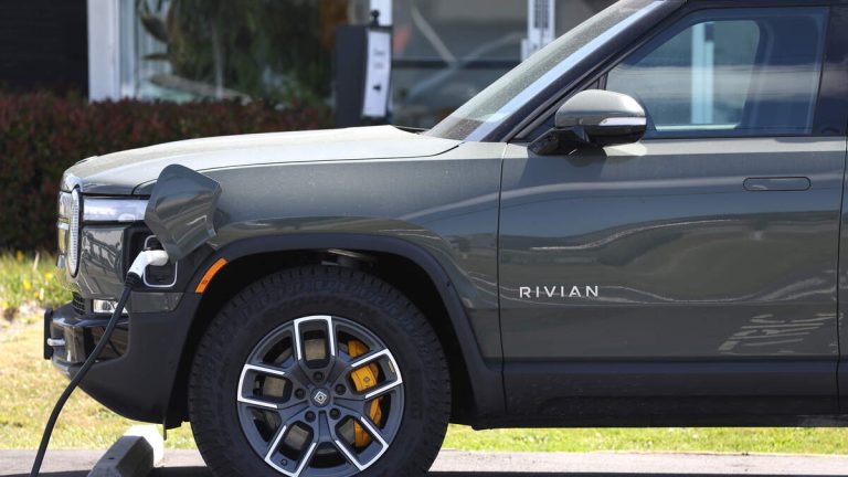 California Repeals Electric Truck Rule Amid Federal Pushback