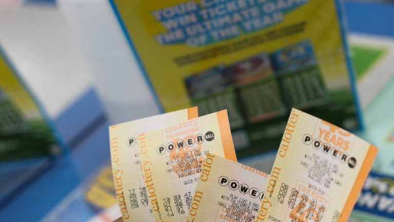 Two Powerball Tickets Worth $984,594 Sold in Southern California