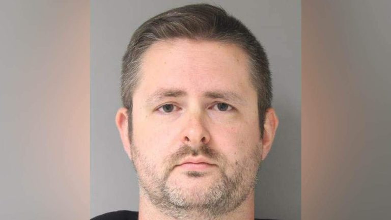 Elementary School Teacher Allegedly Sexted With Girl He Thought Was 13
