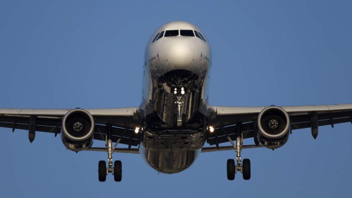 Flight Makes Emergency Landing, Several Injured After Plane Loses Altitude_6904d11ab826a.jpeg