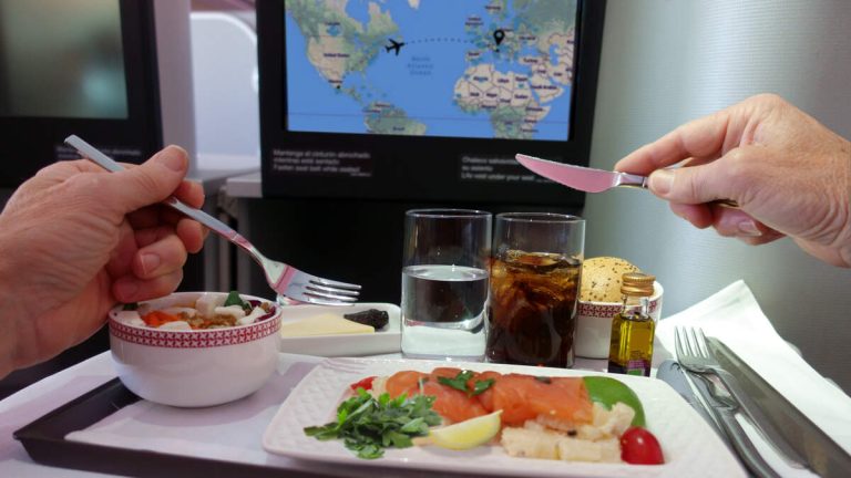 Man Accused Of Stabbing 2 Teens With Metal Fork During Flight