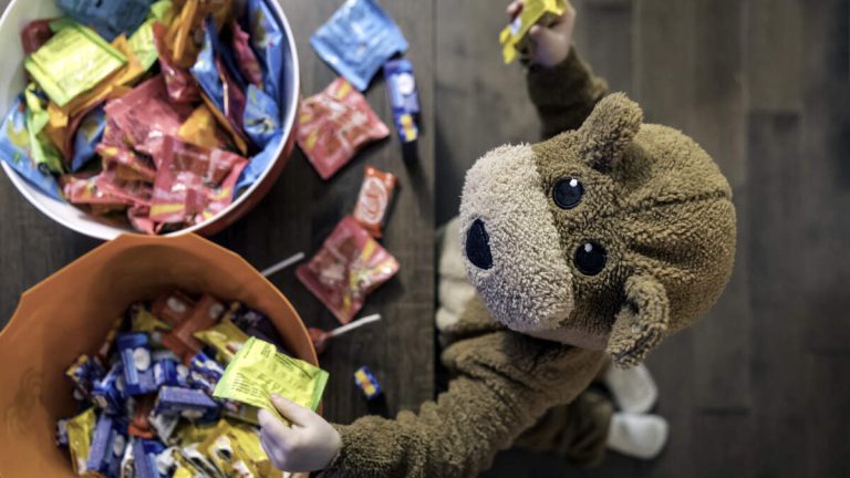 Police Issue Warning After Needles Found In Candy Handed Out During Parade