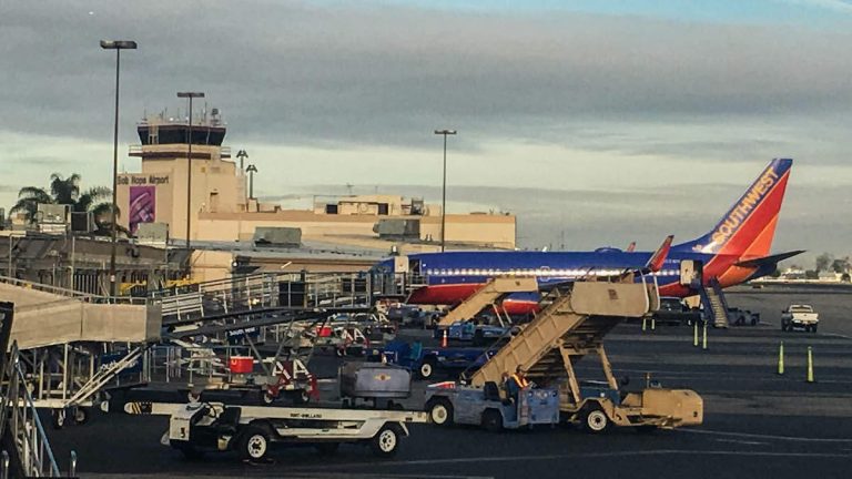 Popular US Airport’s Air Traffic Control Tower Unmanned For Hours