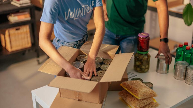 L.A. Mobilizes to Feed Families as Federal Shutdown Halts CalFresh Benefits