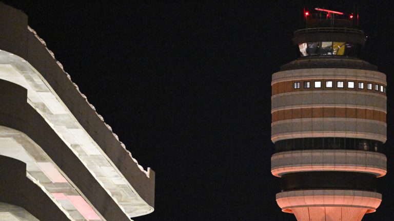 Some Parts Of US Airspace Could Close If Government Shutdown Drags On