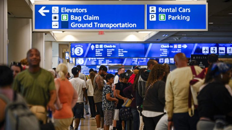 Transportation Secretary Says Travelers Shouldn’t Wear This When Flying