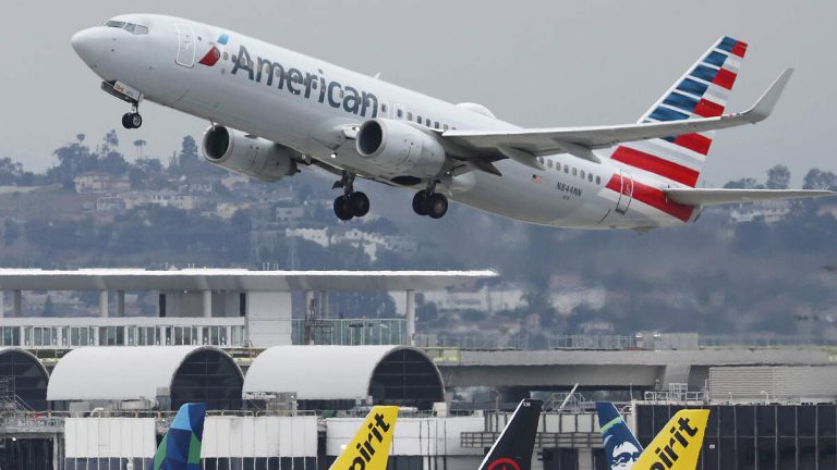 Two Passenger Planes Came Within Five Seconds Of Colliding Over Los Angeles