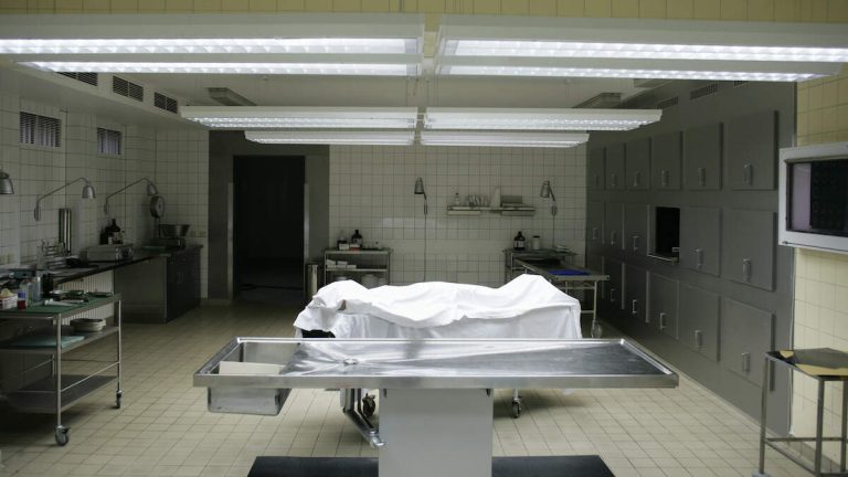 Mom Prounced Dead Suddenly Woke Up In Morgue