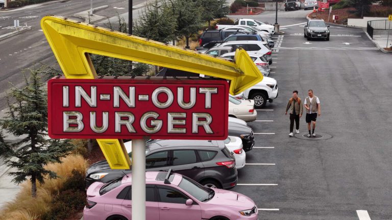 Black Former In-N-Out Employee Says Bosses Pressured Him to Change Hair