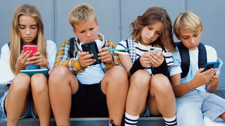Report Warns That Screen Time Limits For Young Kids Are Not Enough