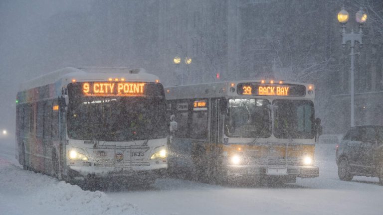 More Than 500,000 Without Power; 5,000 Flights Canceled Amid Blizzard