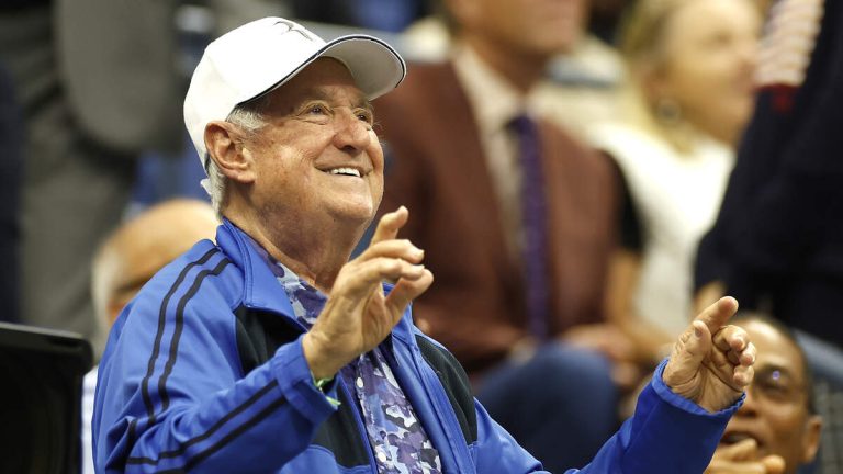 Singer-Songwriter Neil Sedaka Dead at 86