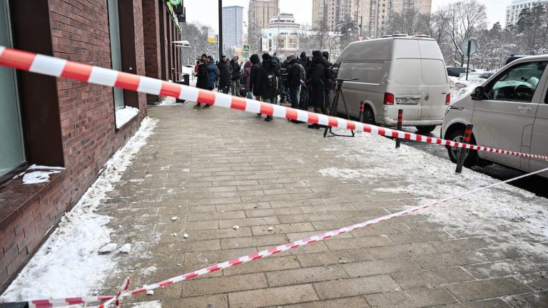 Top Russian General Shot Several Times At Apartment Building