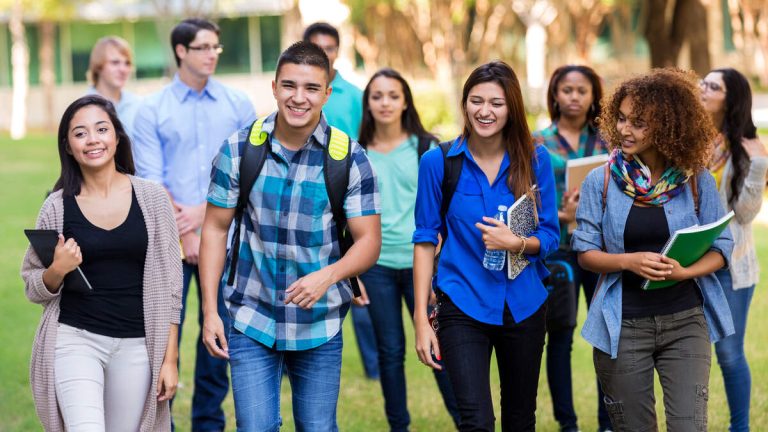 California’s College Corps Pays Students $10K for Community Service