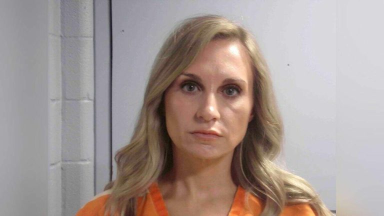 Convicted Ex-Mayor Tried To Get Son To Fight Teen She Had Sex With