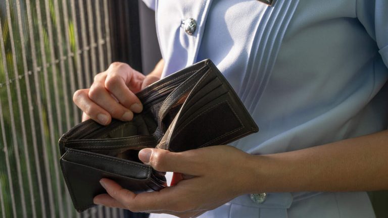 Economy Grew By Just 0.7% In 4th Quarter After Initial Estimate Downgraded