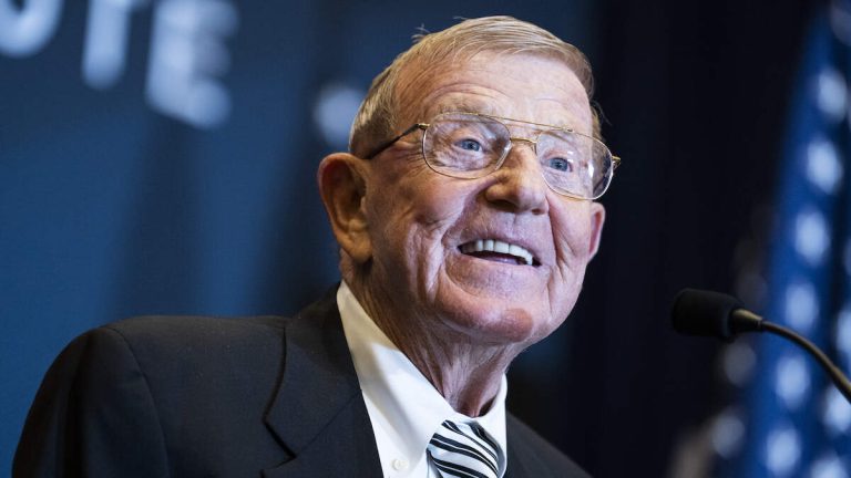Hall Of Fame Coach Lou Holtz Dead At 89