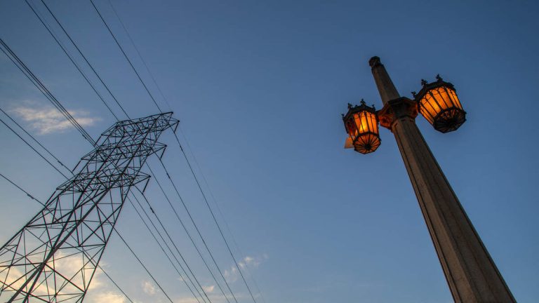 Los Angeles Launches 60,000 Solar Streetlight Initiative