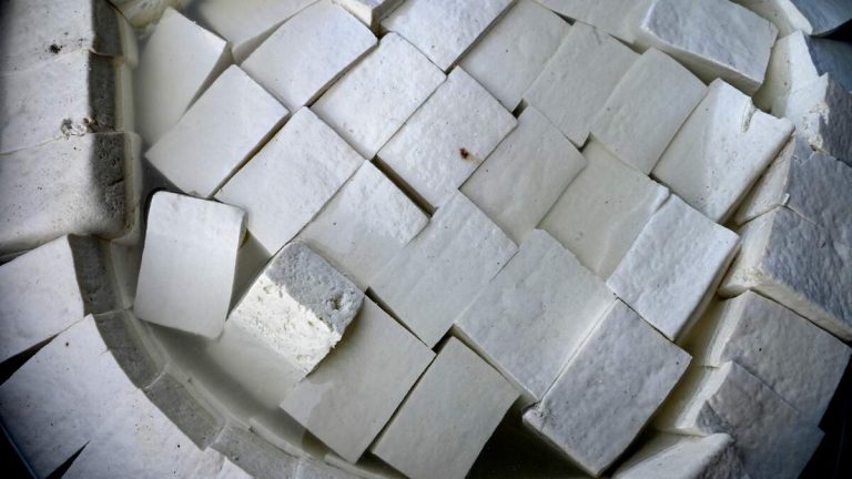 Restaurant Fights to Serve Iconic ‘Stinky Tofu’ Dish After Complaints