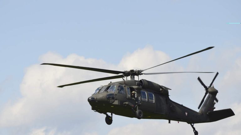 United Airlines Plane Nearly Collided With Black Hawk Helicopter