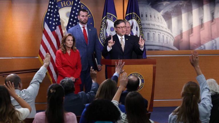 Congress Votes To End Record-Setting DHS Shutdown