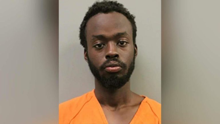 Security Guard Tackles Man With Loaded Gun At Church Service