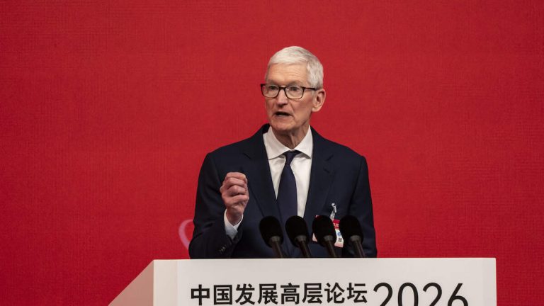 Tim Cook Announces Plans To Resign As Apple CEO