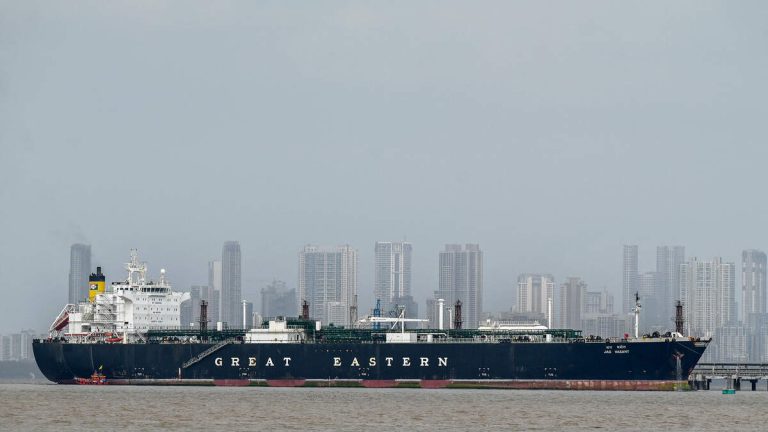 Traffic Through Strait Of Hormuz Remains Stalled Despite Ceasefire