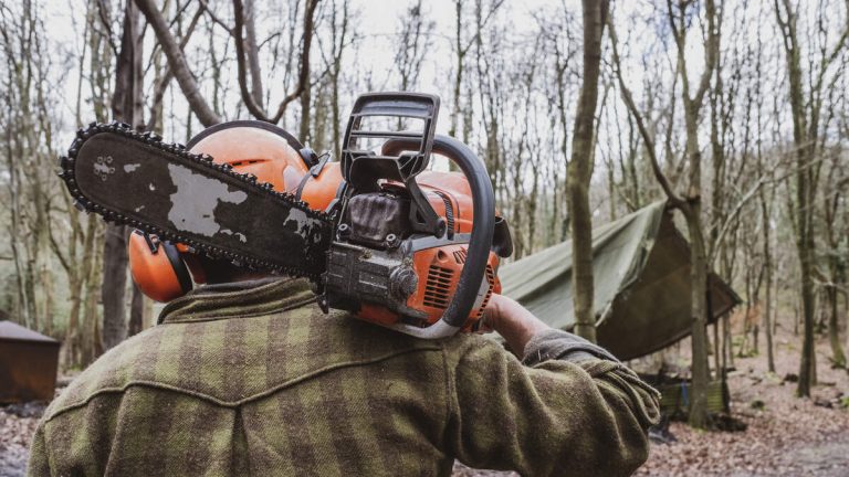 Wild Video Shows Car Chase Suspect Throw A Chainsaw At Police