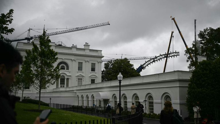 Construction Begins At White House For UFC Arena