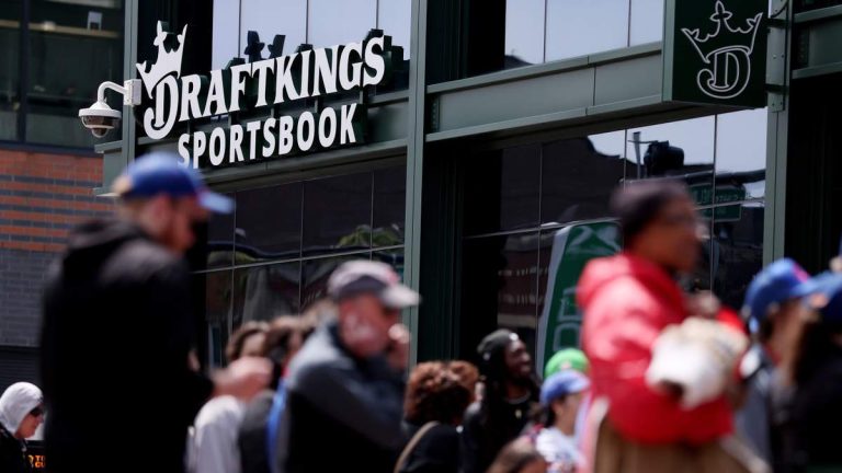 DraftKings Closing Its Wrigley Field Sportsbook At The End Of May