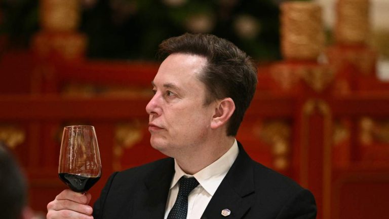 Musk Could Be 1st Trillionaire With SpaceX IPO