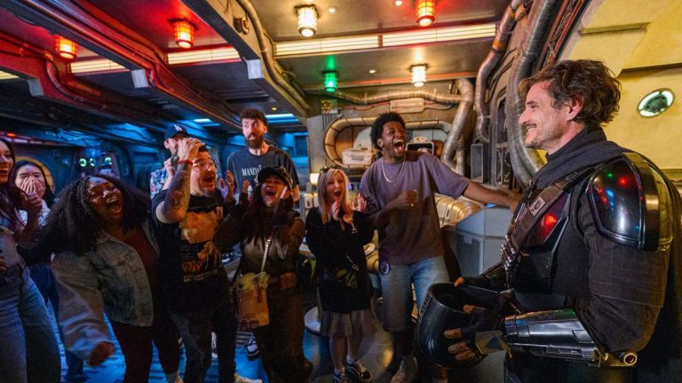 Pedro Pascal Surprises Disneyland Guests as ‘The Mandalorian’