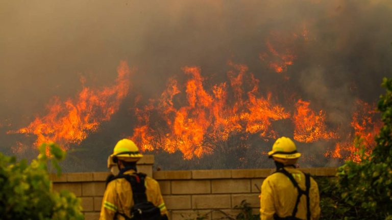 Sandy Fire in Simi Valley Burns More Than 1,300 Acres, 5% Contained