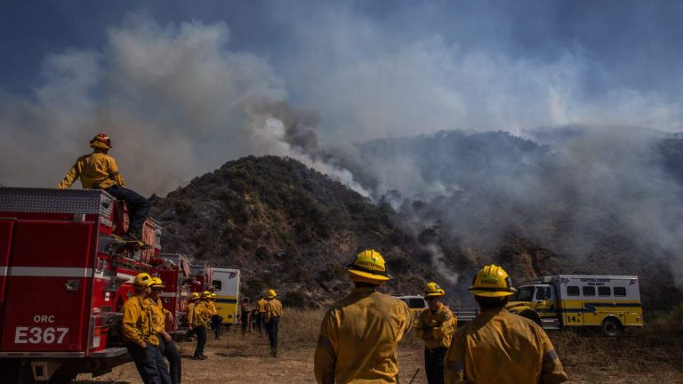 Sandy Fire in Simi Valley: Evacuations Continue, 30% Contained