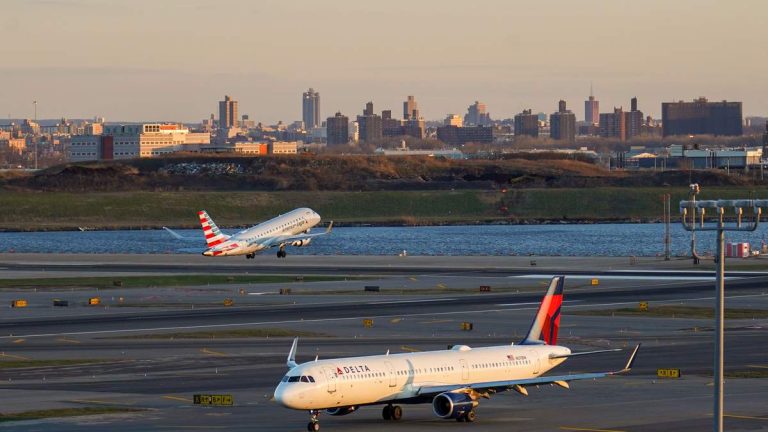 Sinkhole Causes Delays at LaGuardia Airport