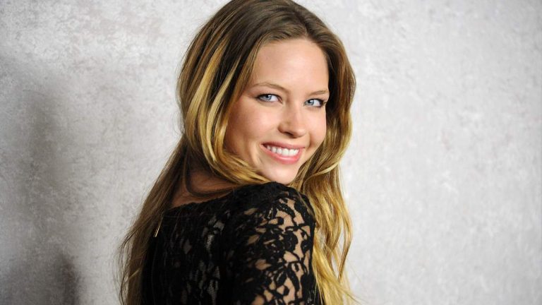 Actress Daveigh Chase Dies at 35