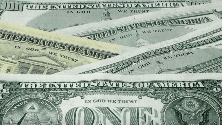 Americans Avoid Bank Balances Due to Anxiety