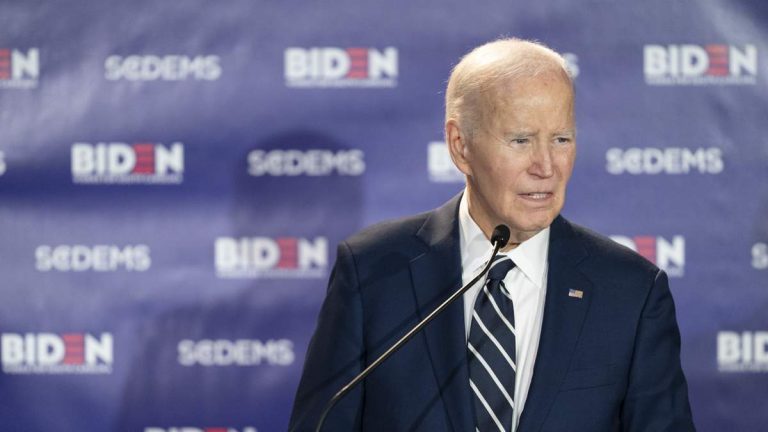 Biden Criticizes Trump Over Washington Renovations