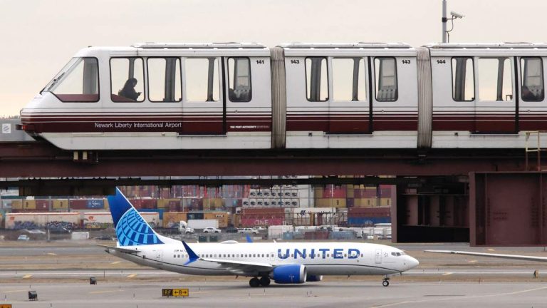 International Flight Turned Around Over Bluetooth Device Named ‘Bomb’