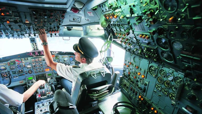 Pilot Allegedly Flew Over 900 Commercial Flights Without A License