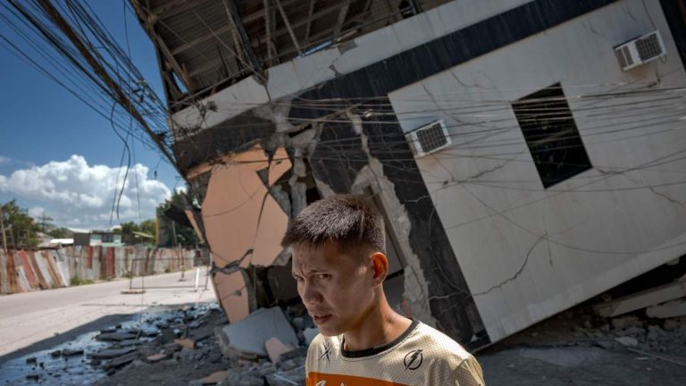 Powerful Aftershocks Rattle The Philippines After Large Quake Killed 45